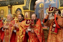 Божественная литургия в храме святых Царственных страстотерпцев 17 июля 2026 г.